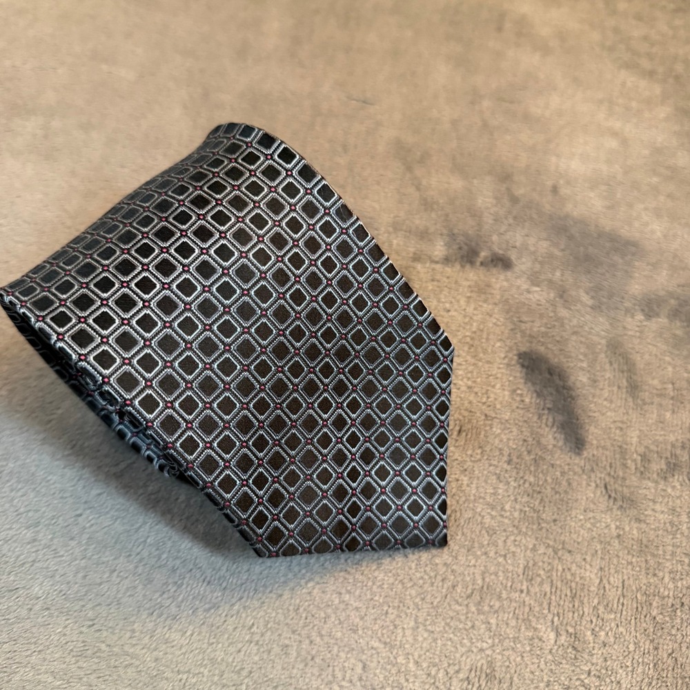 Claiborne Geometric Square Necktie Mens One Size Gray Silk Hand Made - Picture 2 of 8